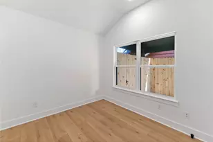 508 Dell Ct, Houston, TX 77009 - Photo 11