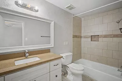 413 W Semands Avenue, Conroe, TX 77301 - Photo 9