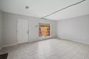 413 W Semands Ave, Conroe, TX 77301 - Photo 3