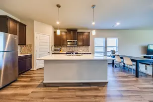 2107 Cherryvale Dr, Tomball, TX 77375 - Photo 5