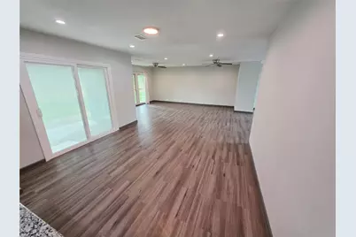 910 Royal Oak Drive, Dickinson, TX 77539 - Photo 13