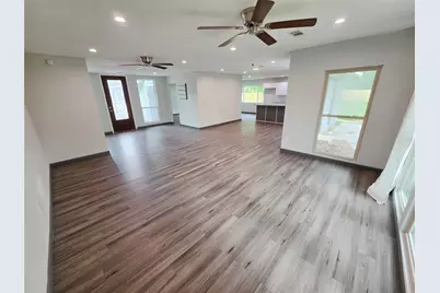 910 Royal Oak Drive, Dickinson, TX 77539 - Photo 9