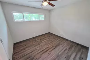 910 Royal Oak Dr, Dickinson, TX 77539 - Photo 17
