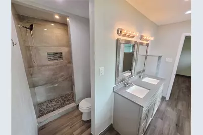 910 Royal Oak Drive, Dickinson, TX 77539 - Photo 23