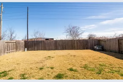 8606 Chaletford Drive, Houston, TX 77044 - Photo 11