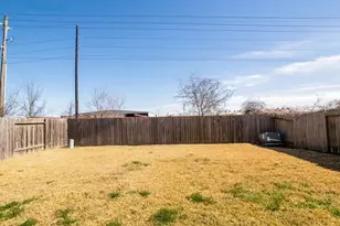 8606 Chaletford Dr, Houston, TX 77044 - Photo 11