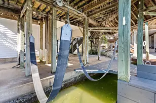 334 Paradise Dr, Tiki Island, TX 77554 - Photo 35