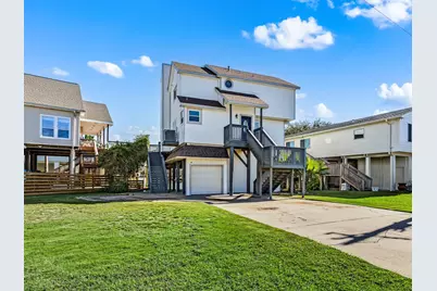 334 Paradise Drive, Tiki Island, TX 77554 - Photo 3