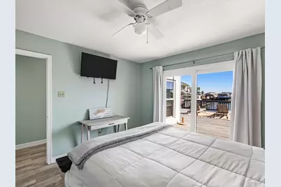 334 Paradise Drive, Tiki Island, TX 77554 - Photo 17