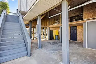 334 Paradise Dr, Tiki Island, TX 77554 - Photo 31