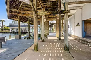 334 Paradise Dr, Tiki Island, TX 77554 - Photo 33