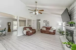 9907 Sageorchard Ln, Houston, TX 77089 - Photo 9