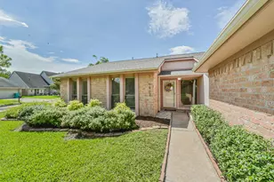 9907 Sageorchard Ln, Houston, TX 77089 - Photo 3