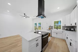 612 Austin St, West Columbia, TX 77486 - Photo 13