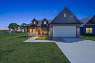 612 Austin St, West Columbia, TX 77486 - Photo 1