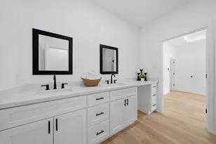 612 Austin St, West Columbia, TX 77486 - Photo 25