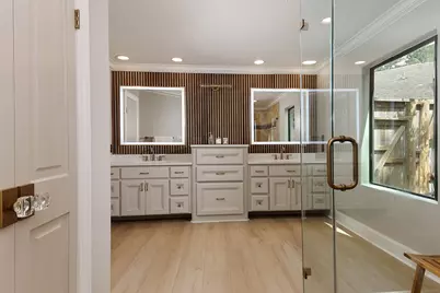 46 N Autumnwood Way, The Woodlands, TX 77380 - Photo 19