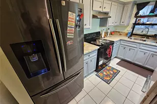 10112 Beekman Pl Dr, Houston, TX 77043 - Photo 11