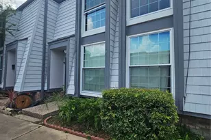 10112 Beekman Pl Dr, Houston, TX 77043 - Photo 3