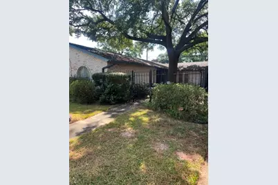 10031 Briar Rose Drive, Houston, TX 77042 - Photo 3