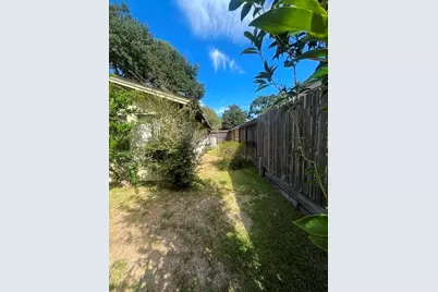 10031 Briar Rose Drive, Houston, TX 77042 - Photo 7