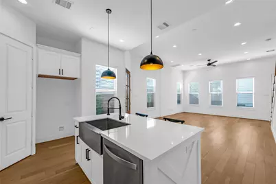 10937 Fire Creek Drive, Houston, TX 77043 - Photo 9