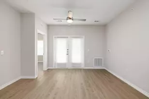 2551 N Guadalupe St, Seguin, TX 78155 - Photo 9