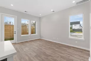 5925 Wheatley Ln, Houston, TX 77091 - Photo 11