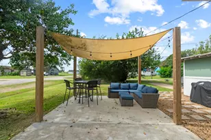 1403 N Avenue F, Freeport, TX 77541 - Photo 5