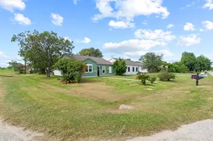 1403 N Avenue F, Freeport, TX 77541 - Photo 3
