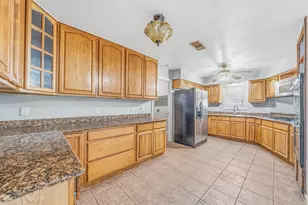 1318 55th St, Galveston, TX 77551 - Photo 17