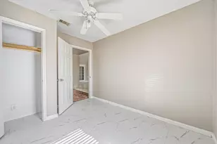 1318 55th St, Galveston, TX 77551 - Photo 21