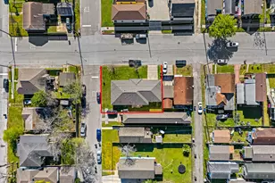 1318 55th St, Galveston, TX 77551 - Photo 7