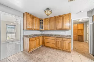 1318 55th St, Galveston, TX 77551 - Photo 15