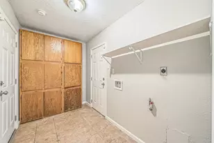 1318 55th St, Galveston, TX 77551 - Photo 19