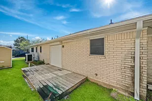 1318 55th St, Galveston, TX 77551 - Photo 35