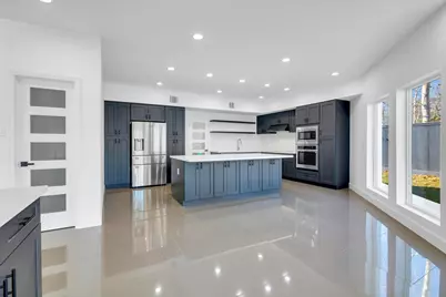 12564 Memorial Drive, Houston, TX 77024 - Photo 17