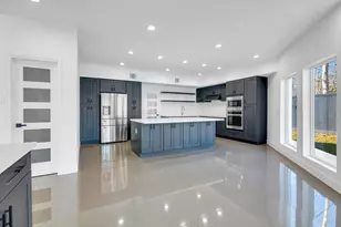 12564 Memorial Dr, Houston, TX 77024 - Photo 17
