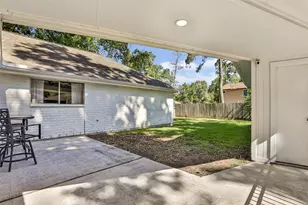 2703 Silver Falls Dr, Houston, TX 77339 - Photo 5