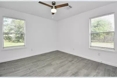 212 N 2nd Street, La Porte, TX 77571 - Photo 11
