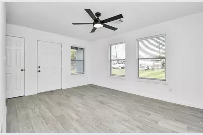 212 N 2nd Street, La Porte, TX 77571 - Photo 13