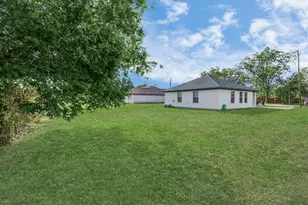 212 N 2nd St, La Porte, TX 77571 - Photo 17