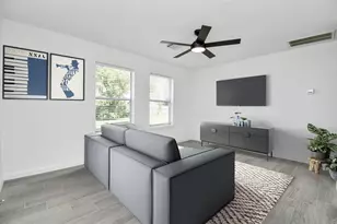 212 N 2nd St, La Porte, TX 77571 - Photo 3