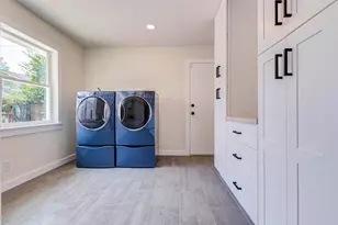 2731 Manila Ln, Houston, TX 77043 - Photo 29