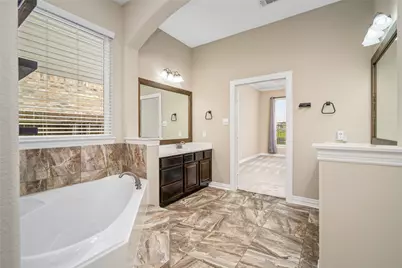 414 W Bend Drive, League City, TX 77573 - Photo 15