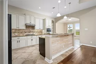 414 W Bend Dr, League City, TX 77573 - Photo 9