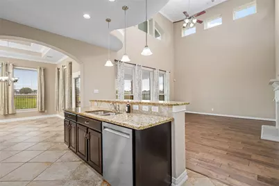 414 W Bend Drive, League City, TX 77573 - Photo 9