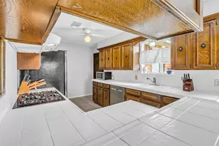 2421 Maxwell Ln, Deer Park, TX 77536 - Photo 13