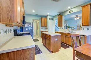 2531 Bay Hill Dr, Baytown, TX 77523 - Photo 7