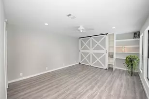 435 3rd St, Dickinson, TX 77539 - Photo 23